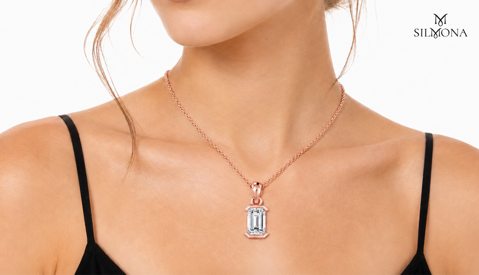 REGAL EMERALD FRAME PENDANT