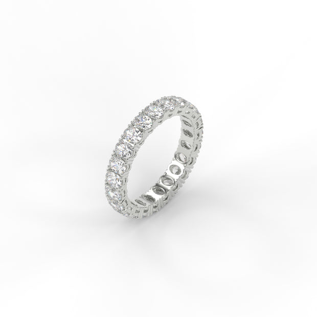 Eternelle Oval Moissanite Band Ring