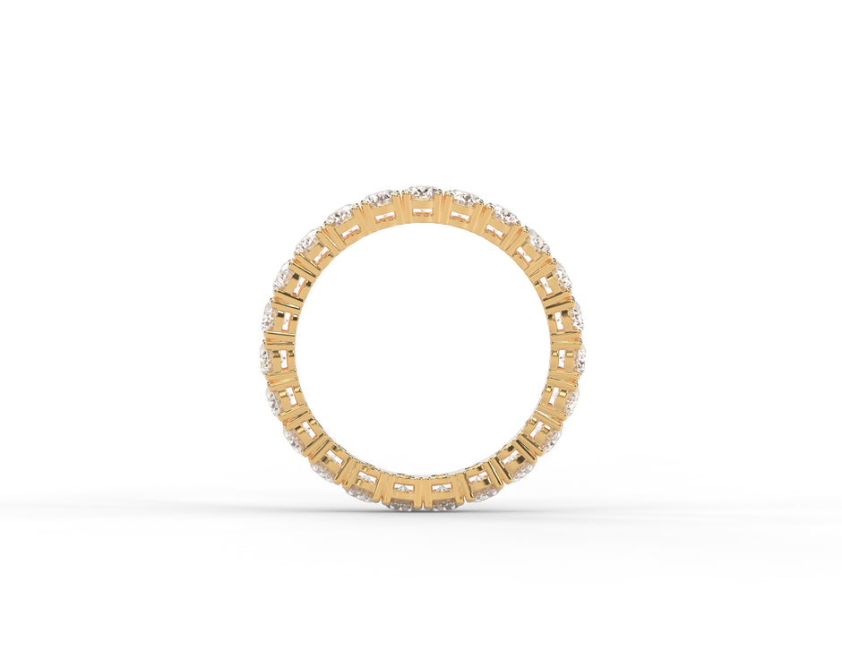 Eternelle Oval Moissanite Band Ring